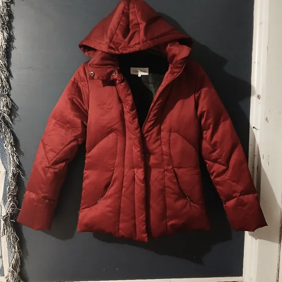 GUC Duck Down Calvin Klein Burgundy Hooded Jacket - Picture 1 of 9